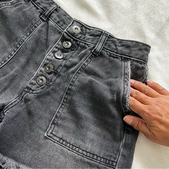 Free People Denim Shorts Size 26 - Picture 5 of 7